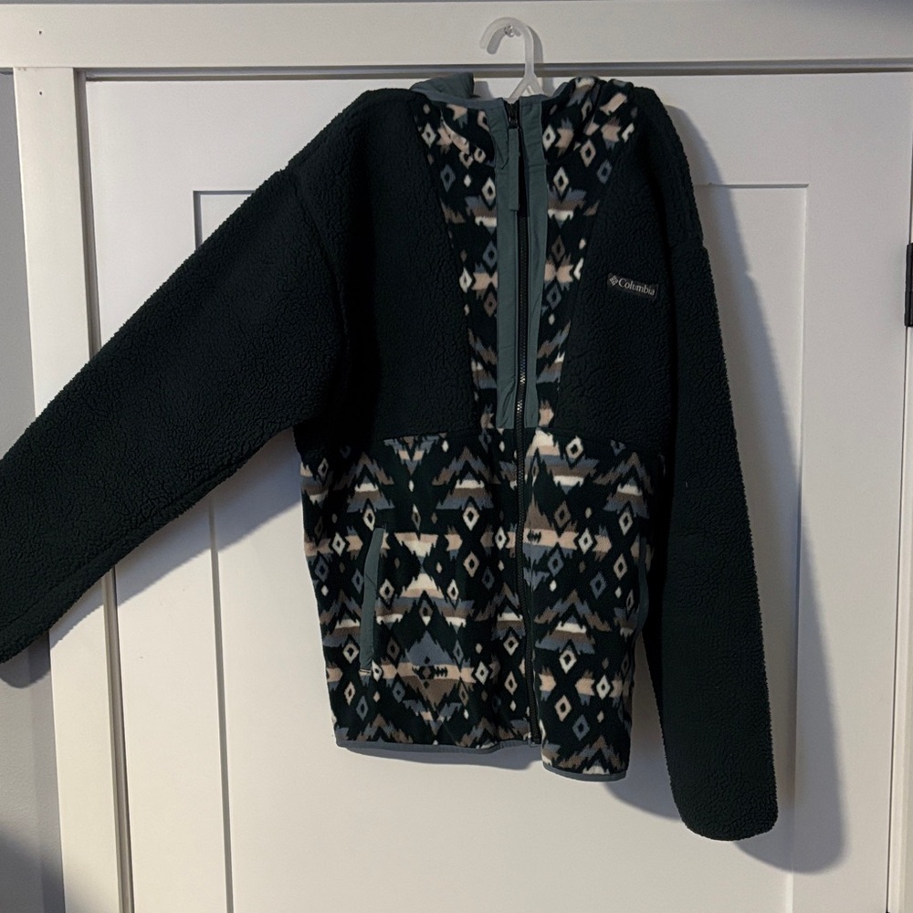 Columbia Black and Geometric Fleece Jacket